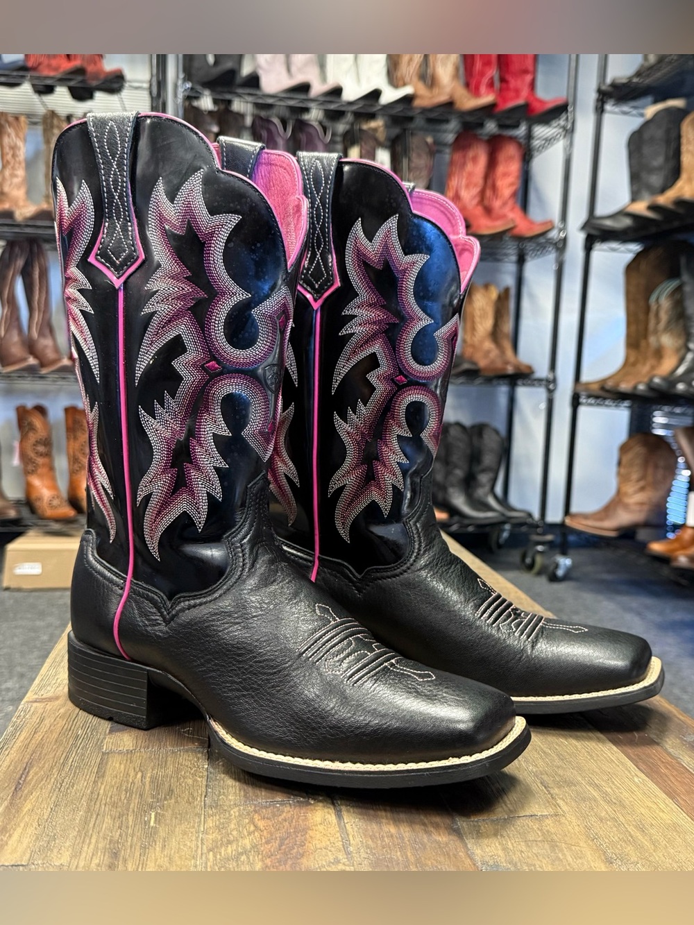 Ariat Women's Tombstone Western Boot - Broad Square Toe Size 10 - Picture 6 of 6